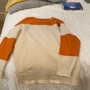 Free people crew neck with pockets